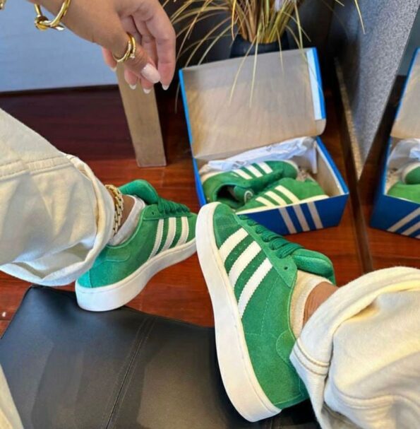 Tênis Adidas