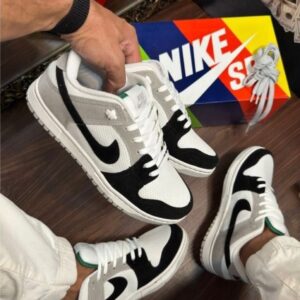 Nike SB Dunk - Cinza e preto